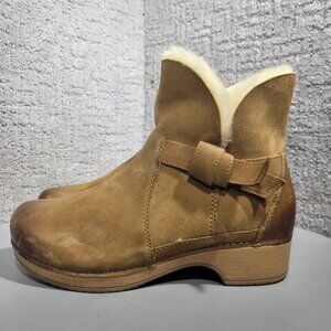 Dansko Bessie Women's Size EU 40 US 9 Tan Shearling Lined Pull on Ankle Boots